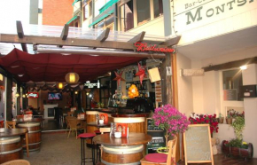 Отель Hostal Montsant  Салоу